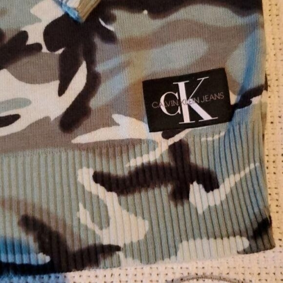 Calvin Klein Jeans Sz. XS Camouflage LS Trendy Sweater - Picture 5 of 8
